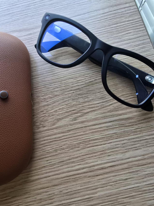 RayBan Meta Camera Glasses - Replica Thumbnail 2