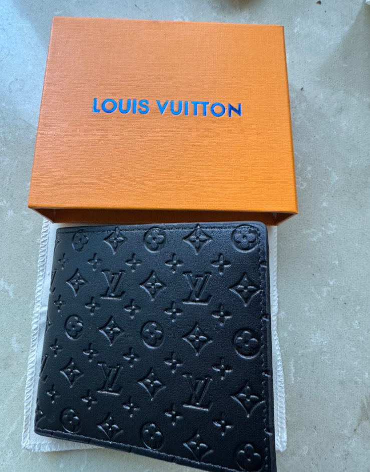 #6 Louis Vuitton Monogram Shadow Bifold Wallet Thumbnail 4